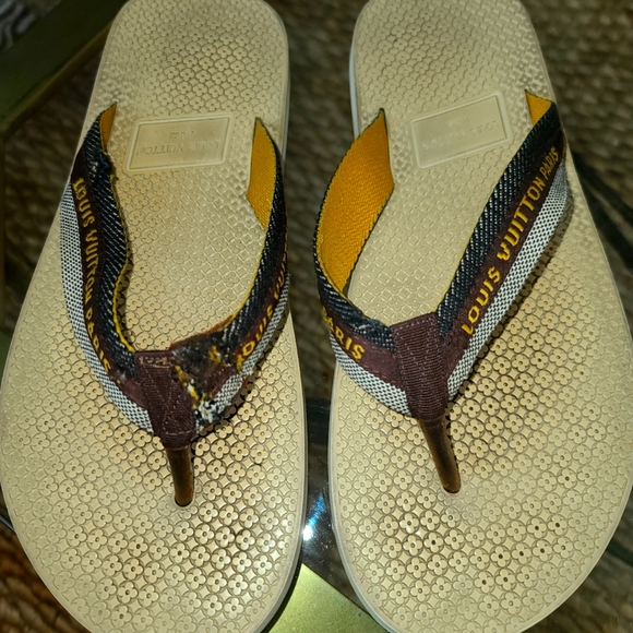 Louis Vuitton mens flip flops sandals - Picture 1 of 4
